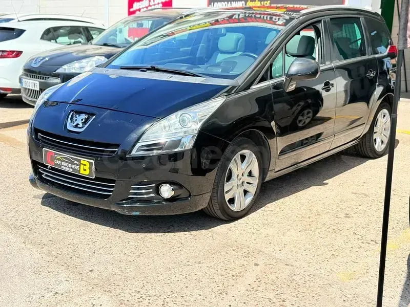 Usado Peugeot 5008 Allure 163 CV (119 kW) 2012 Negro Monovolumen