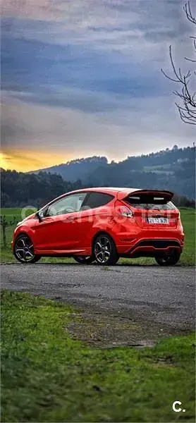Usado Ford Fiesta ST 182 CV (133 kW) 2013 Naranja Berlina