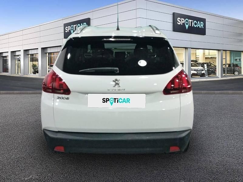 Usado Peugeot 2008 Style 100 CV (73 kW) 2017 Blanco SUV