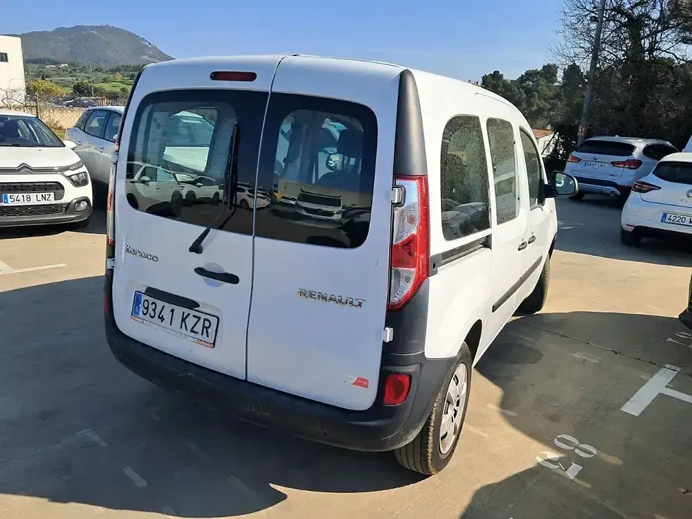 Usado Renault Kangoo 90 CV (66 kW) 2019 Blanco Monovolumen