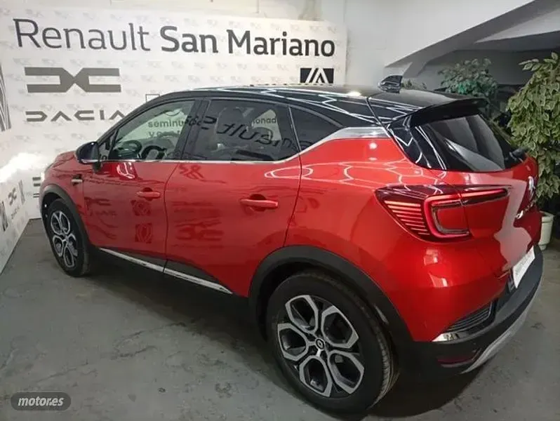 Usado Renault Captur Techno 143 CV (105 kW) 2022 Rojo SUV