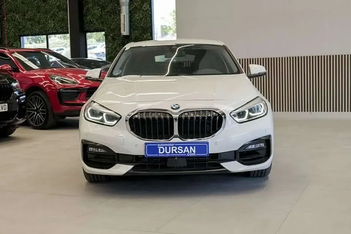 Usado BMW 118 Comfort Edition 140 CV (102 kW) 2020 Blanco Utilitario