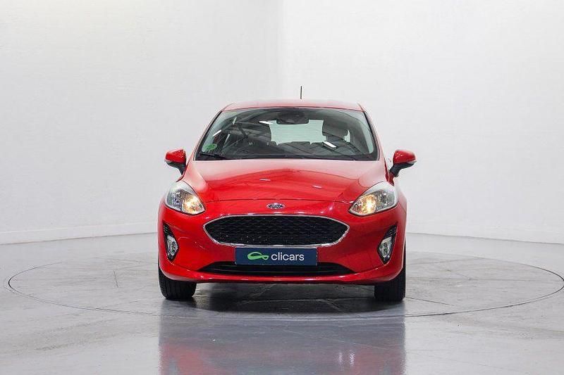 Usado Ford Fiesta Trend 85 CV (62 kW) 2018 Rojo Utilitario
