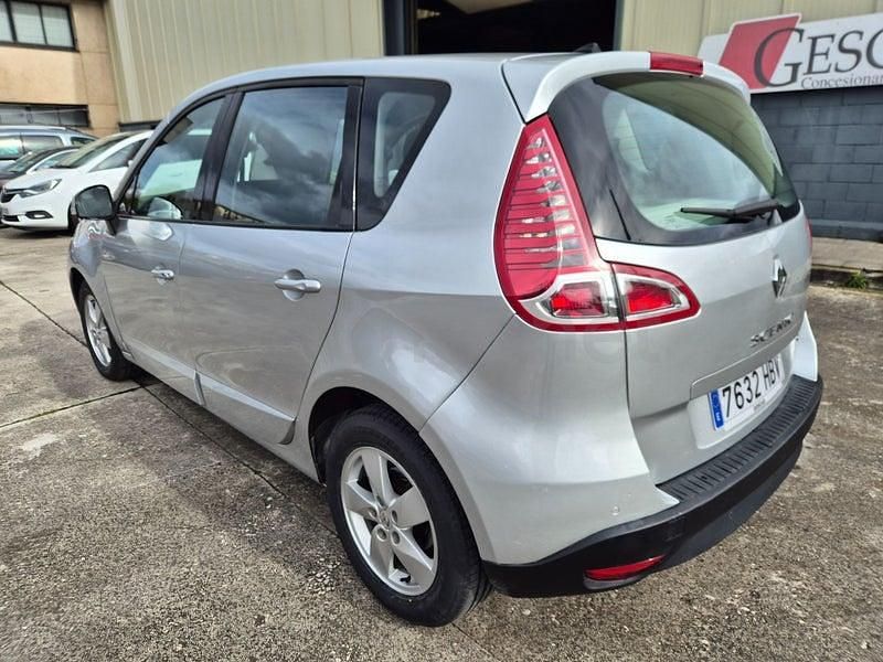 Usado Renault Scénic III Dynamique 110 CV (80 kW) 2011 Gris / plata Monovolumen