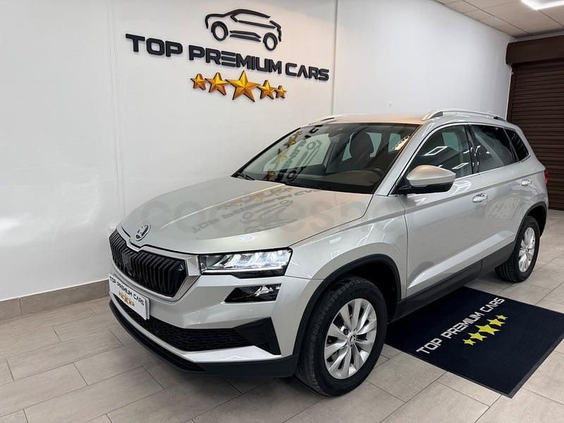 Usado Skoda Karoq Ambition 115 CV (84 kW) 2022 Gris / plata SUV