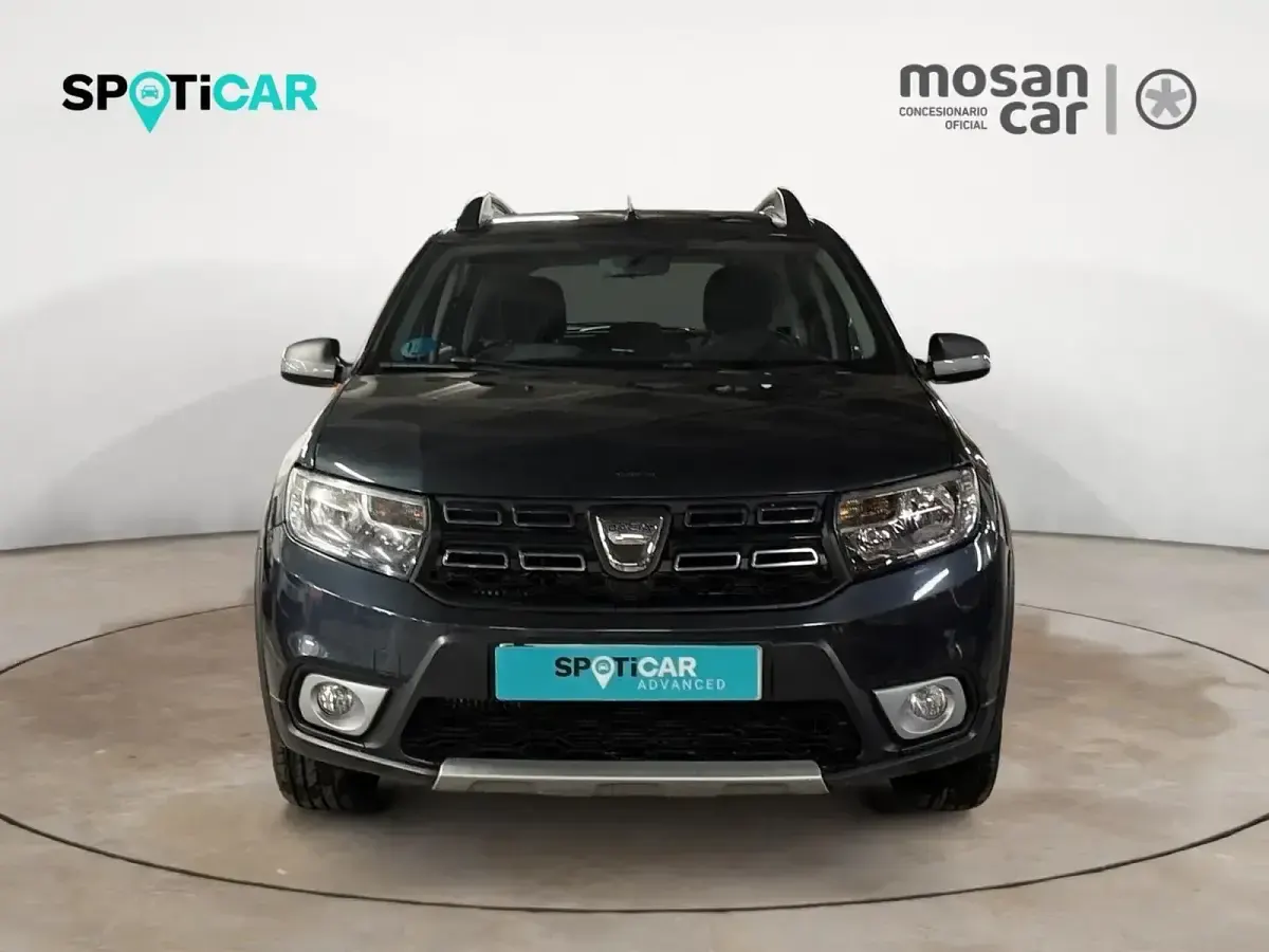 Usado Dacia Sandero Essentiel 90 CV (66 kW) 2019 Gris Berlina