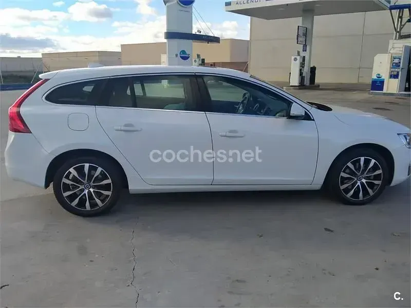 Usado Volvo V60 Summum 150 CV (110 kW) 2018 Blanco Familiar