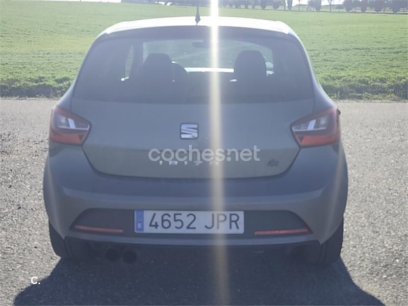 Usado Seat Ibiza SC Crono 90 CV (66 kW) 2016 Gris / plata Utilitario