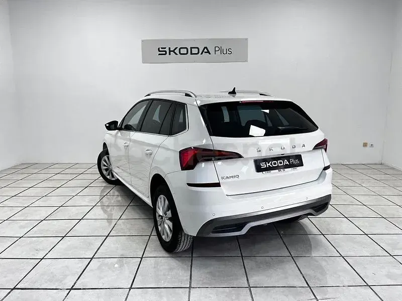 Usado Skoda Kamiq Selection 116 CV (85 kW) 2025 Blanco SUV