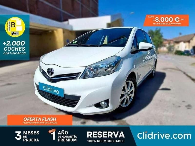 Usado Toyota Yaris Active 90 CV (66 kW) 2013 Blanco Berlina