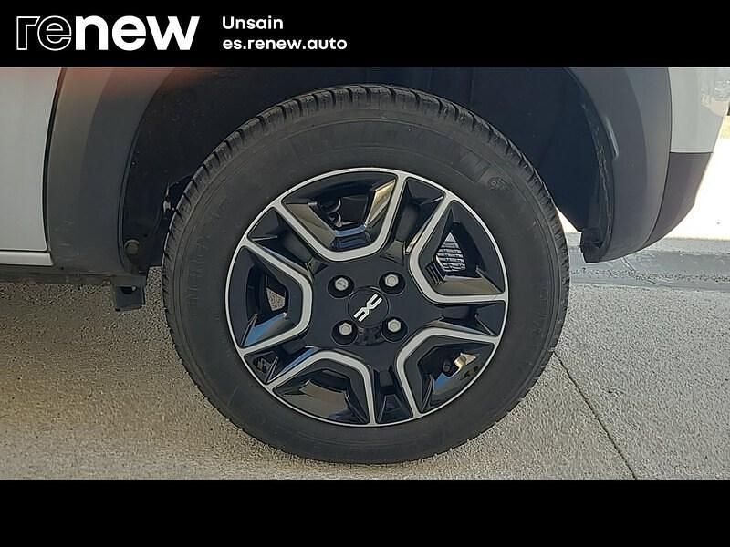 Usado Dacia Spring Expression 33 kW (45 CV) 2023 Gris Utilitario