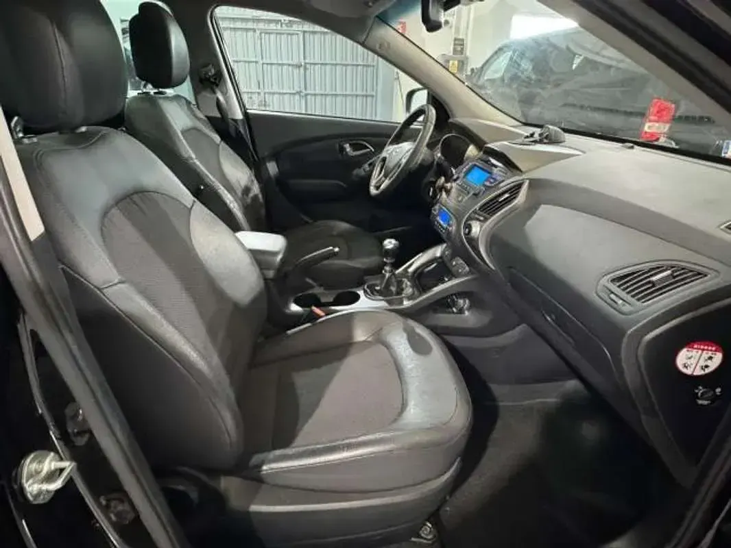 Usado Hyundai ix35 136 CV (100 kW) 2014 Negro SUV