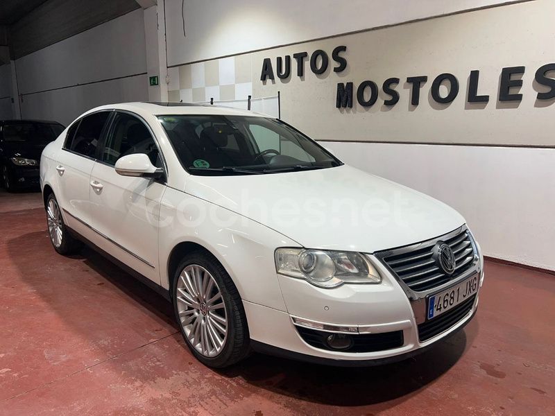 Blanco Usado 2008 VW Passat Highline Berlina | 8495 € (Precio justo) - Imagen 1/4
