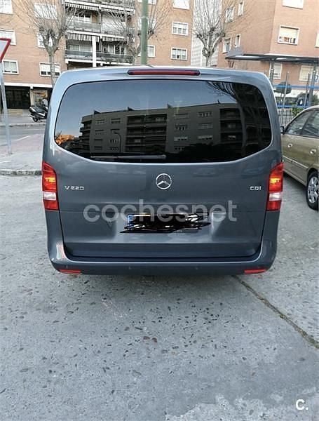 Usado Mercedes V220 Exclusive 163 CV (119 kW) 2016 Gris / plata Monovolumen