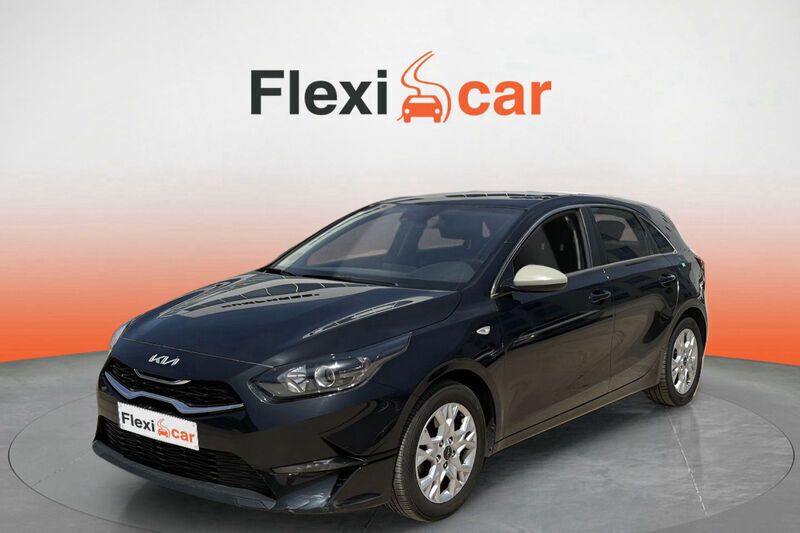 Usado Kia Ceed 160 CV (117 kW) 2022 Negro Utilitario