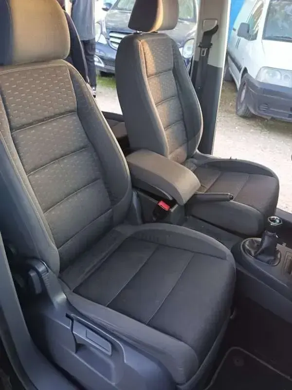 Usado VW Touran 105 CV (77 kW) 2007 Negro Monovolumen
