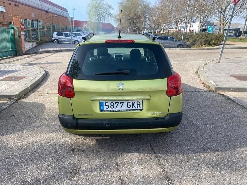 Usado Peugeot 207 75 CV (55 kW) 2009 Verde Familiar