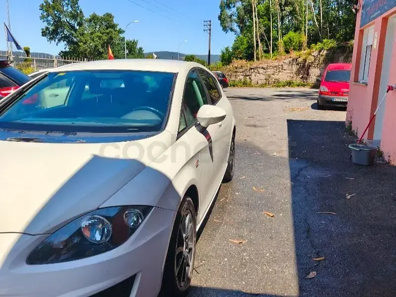 Usado Seat Leon Style 105 CV (77 kW) 2010 Blanco Utilitario