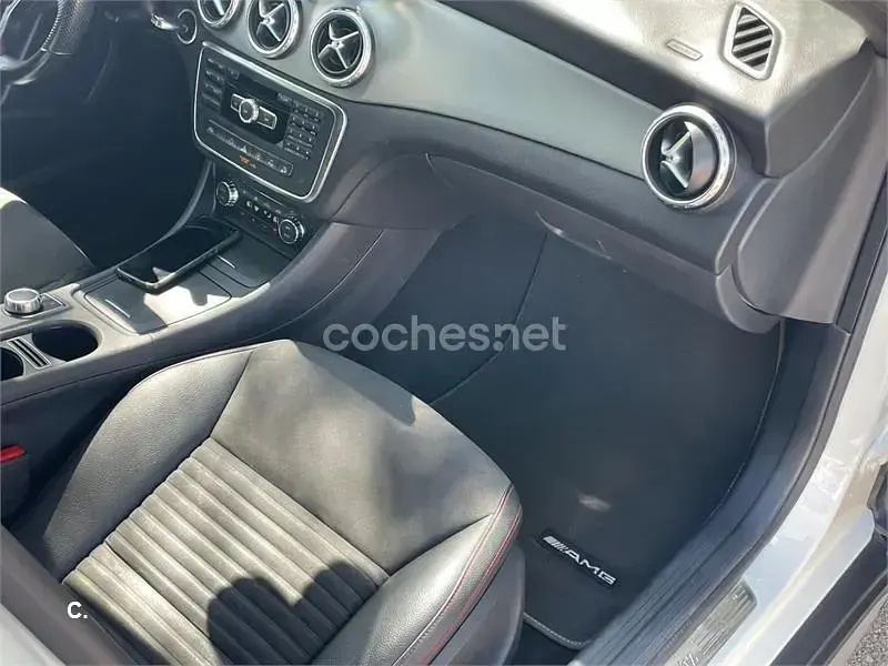 Usado Mercedes GLA220 AMG line 170 CV (125 kW) 2015 Blanco SUV