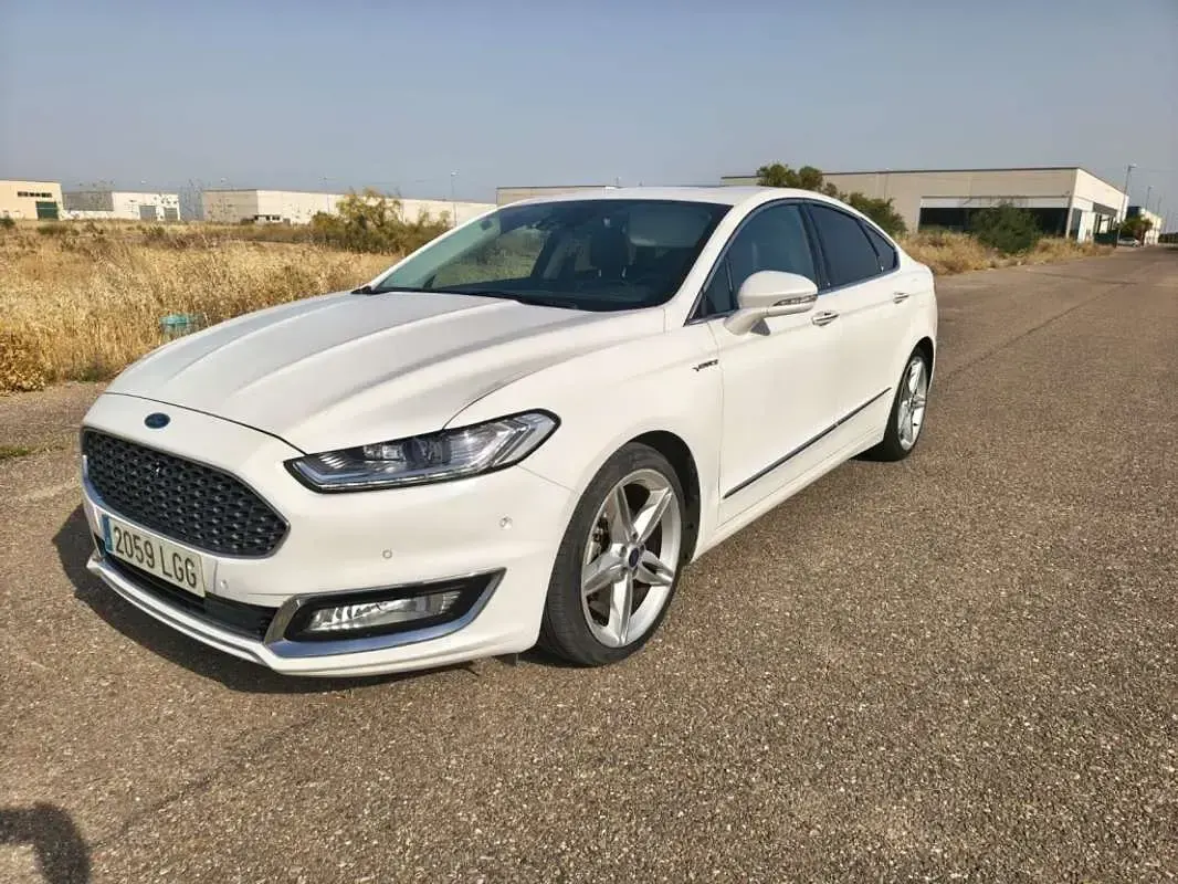 Usado Ford Mondeo Vignale 188 CV (138 kW) 2018 Blanco Berlina