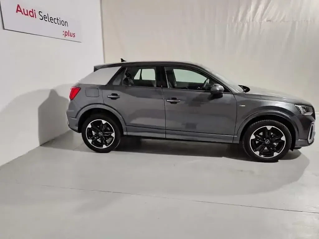 Usado Audi Q2 S-Line 116 CV (85 kW) 2025 Gris SUV