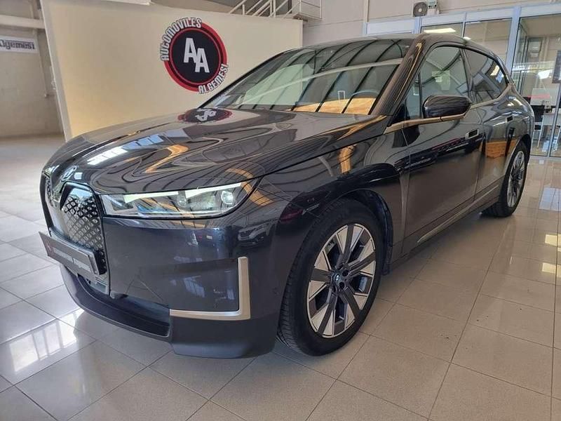 Usado BMW iX Comfort Edition 239 kW (326 CV) 2021 Gris SUV