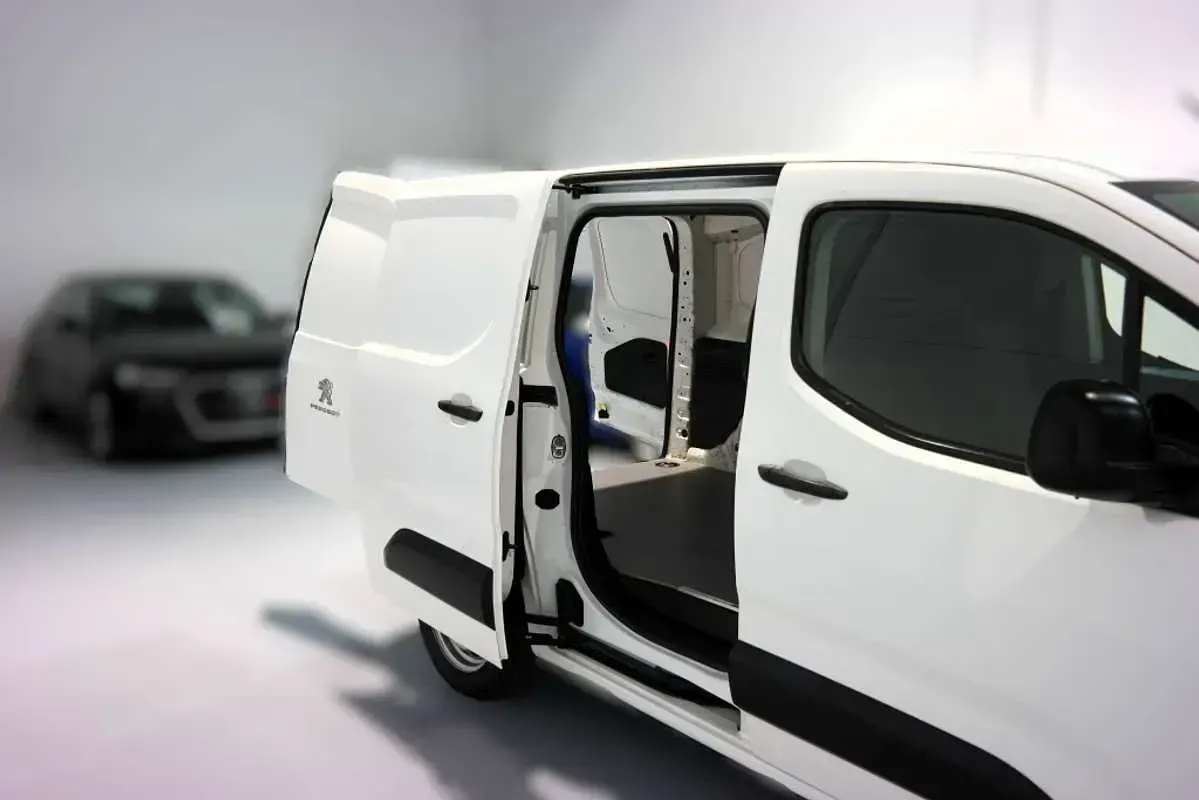 Usado Peugeot Partner Premium 110 CV (80 kW) 2021 Blanco Monovolumen