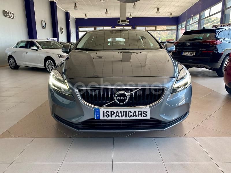 Gris / plata Usado 2019 Volvo V40 Momentum Familiar | 19.000 € (Caro) - Imagen 1/4