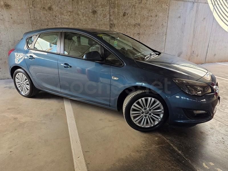 Usado Opel Astra Excellence 110 CV (80 kW) 2015 Azul Berlina