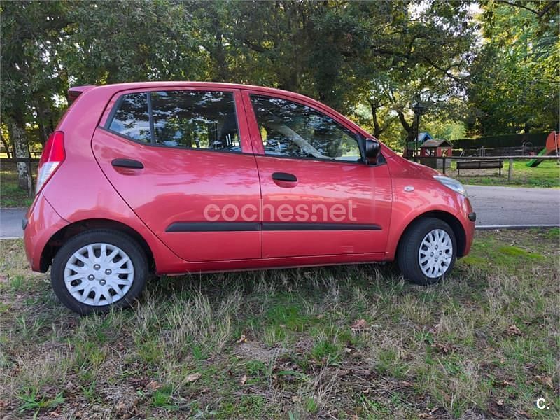 Usado Hyundai i10 Comfort 66 CV (48 kW) 2008 Granate Utilitario