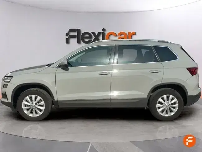 Usado Skoda Karoq Selection 115 CV (84 kW) 2024 Gris SUV