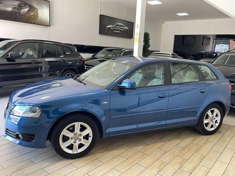 Usado Audi A3 Sportback Ambition 105 CV (77 kW) 2010 Azul Utilitario