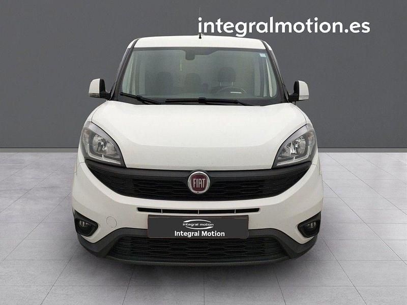 Usado Fiat Doblò 93 CV (68 kW) 2019 Blanco Monovolumen