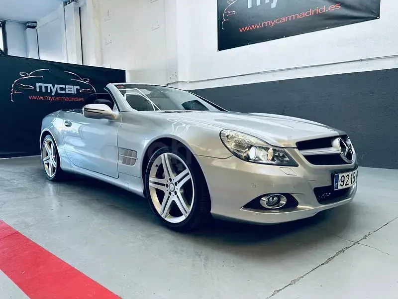 Usado Mercedes SL500 388 CV (285 kW) 2010 Gris / plata Descapotable