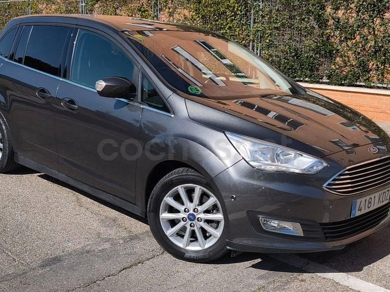 Usado Ford Grand C-Max Titanium 150 CV (110 kW) 2017 Gris / plata Monovolumen
