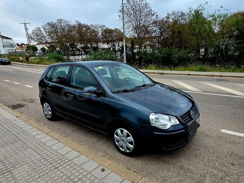 Usado VW Polo Advance 80 CV (58 kW) 2005 Azul Utilitario