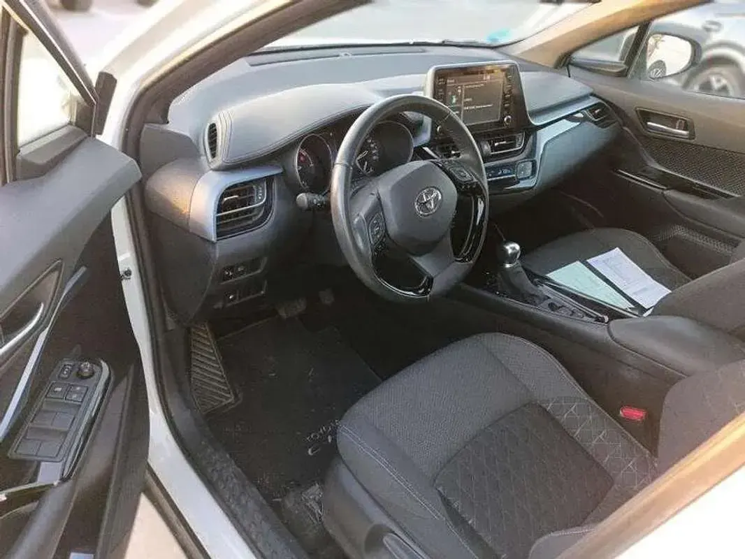 Usado Toyota C-HR+ Advance 152 CV (111 kW) 2021 Blanco SUV