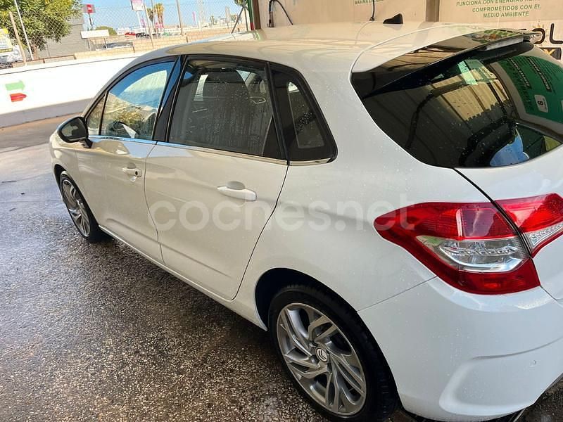 Usado Citroën C4 114 CV (83 kW) 2013 Blanco Berlina