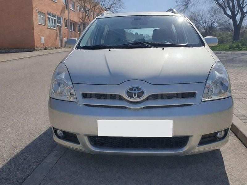 Usado Toyota Corolla Verso Sol 129 CV (94 kW) 2006 Beige Monovolumen