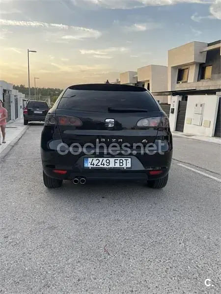 Usado Seat Ibiza 100 CV (73 kW) 2006 Negro Utilitario