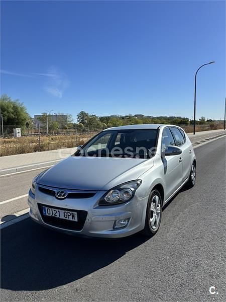 Gris / plata Usado 2009 Hyundai i30 Comfort Berlina | 2800 € (Precio justo) - Imagen 1/4