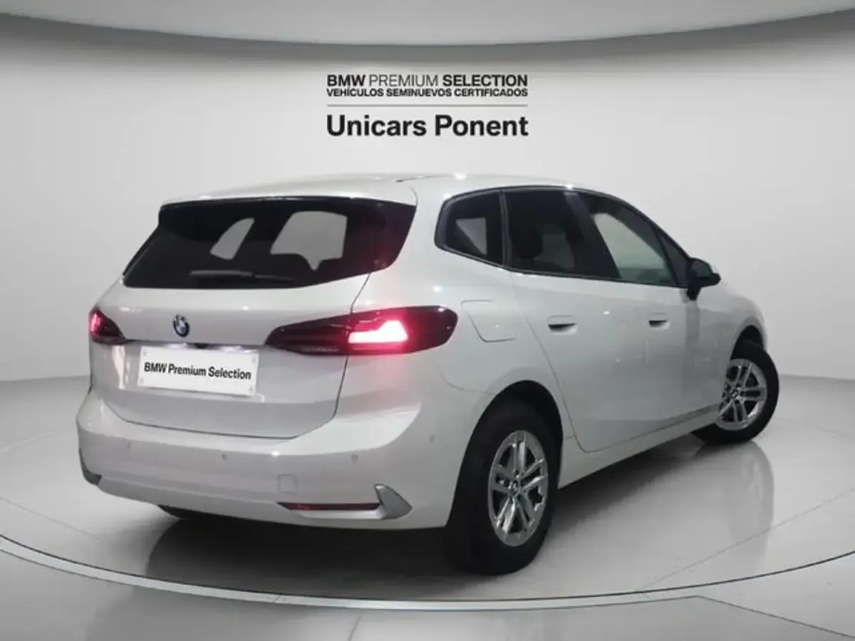 Usado BMW 218 Active Tourer 150 CV (110 kW) 2026 Blanco Monovolumen