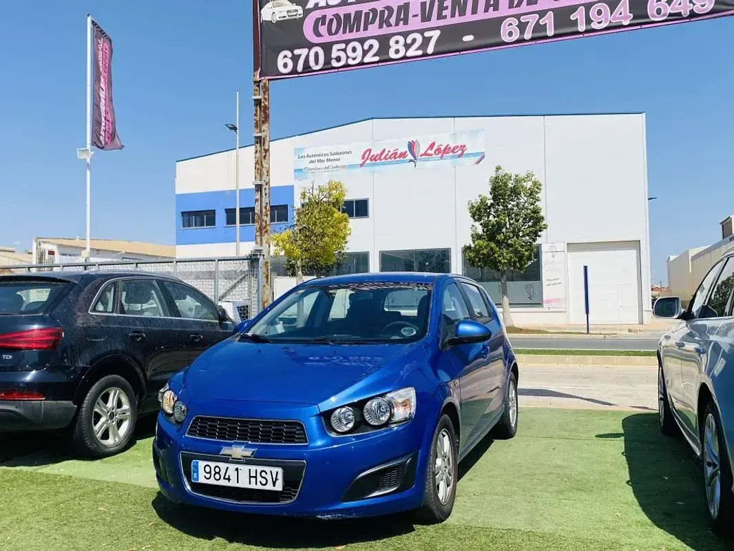 Usado Chevrolet Aveo LT 75 CV (55 kW) 2012 Azul Utilitario