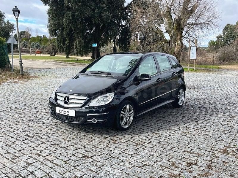 Usado Mercedes B180 109 CV (80 kW) 2008 Negro Monovolumen