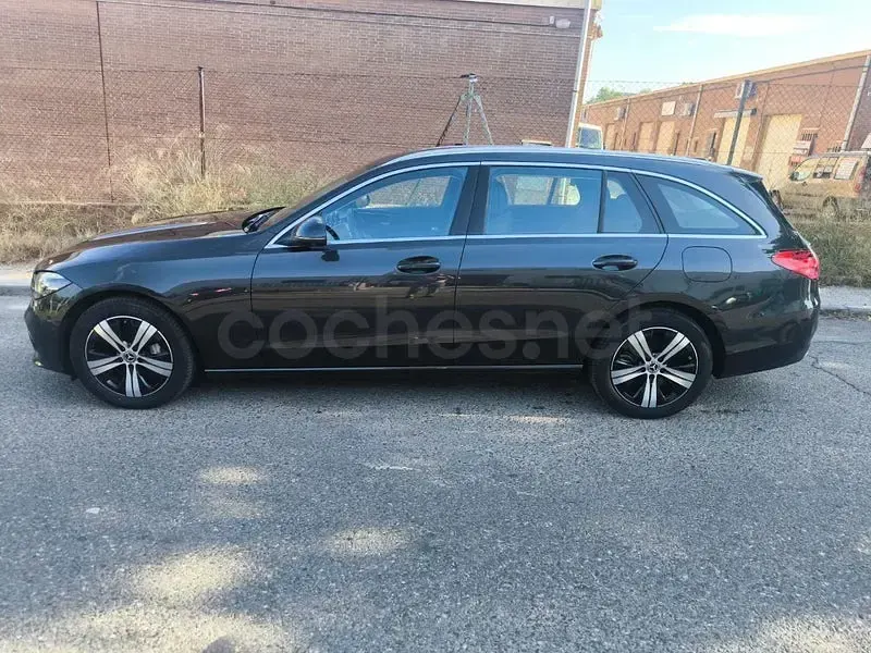 Usado Mercedes C300e 313 CV (230 kW) 2023 Gris / plata Familiar