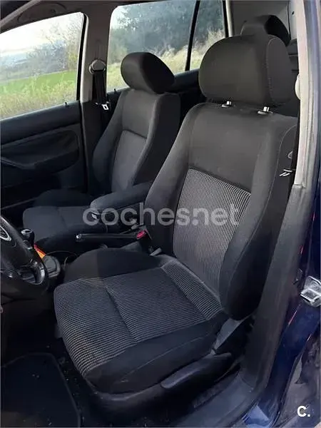 Usado VW Golf III Conceptline 100 CV (73 kW) 1999 Azul Berlina