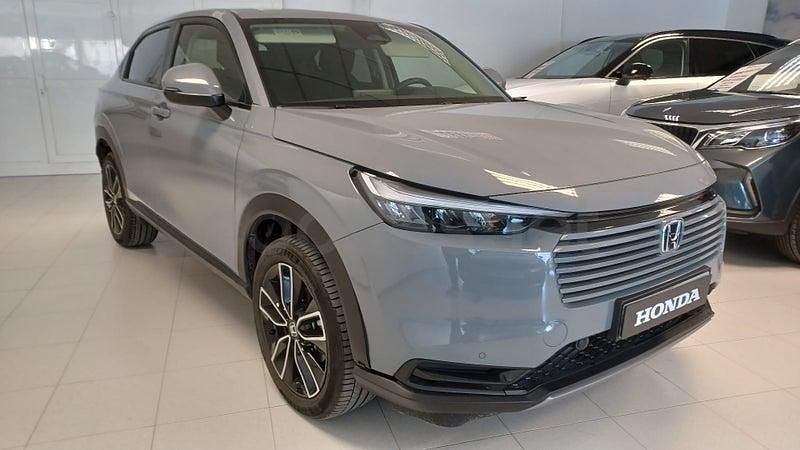 Usado Honda HR-V Elegance 131 CV (96 kW) 2025 Gris / plata SUV