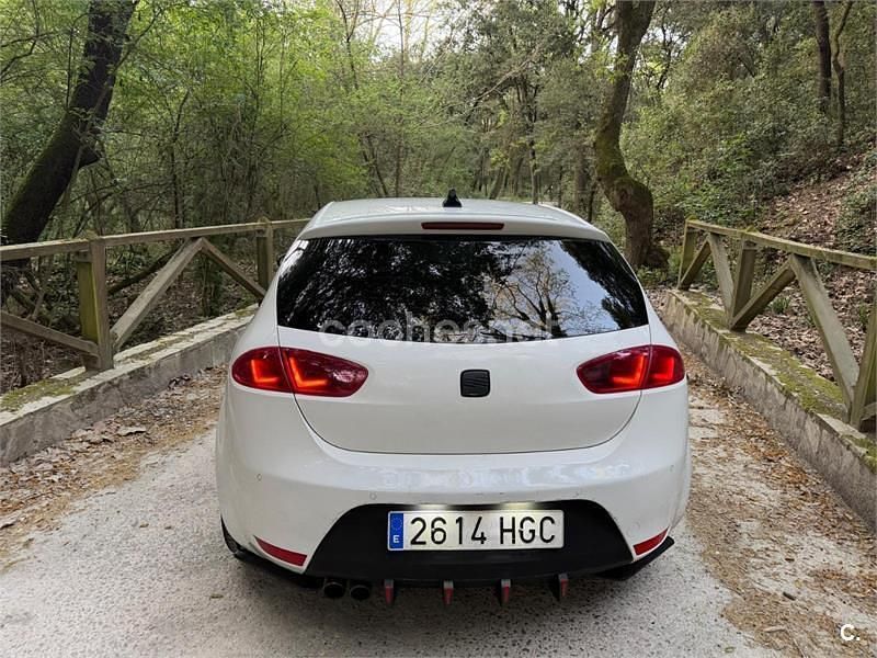 Usado Seat Leon FR 211 CV (155 kW) 2011 Blanco Utilitario