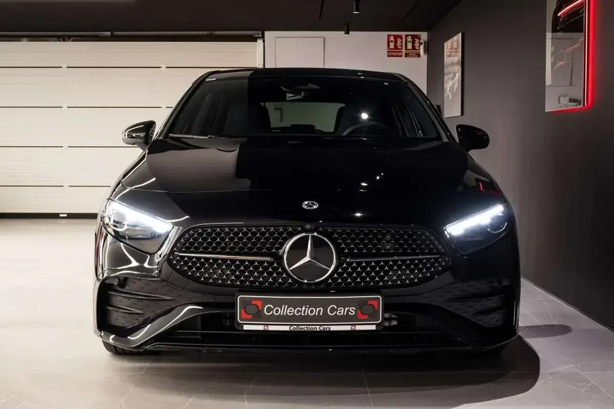 Usado Mercedes A200 Advanced 150 CV (110 kW) 2025 Negro Utilitario