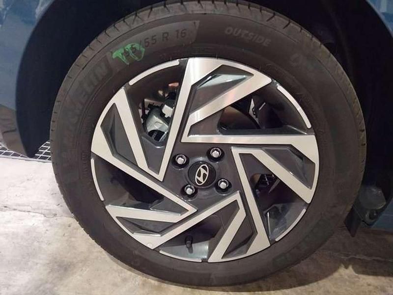 Usado Hyundai i20 101 CV (74 kW) 2025 Azul Utilitario